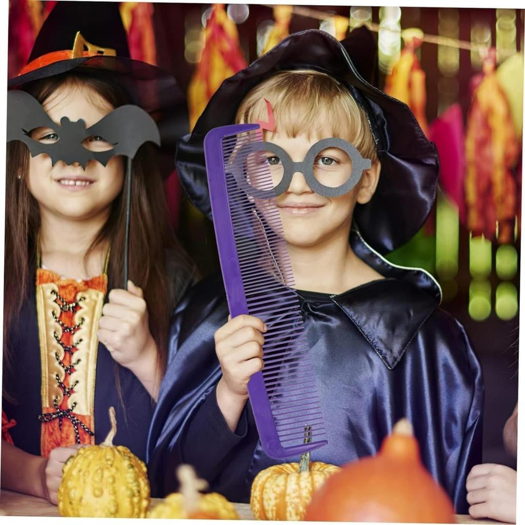 Karnevalové vtipné rekvizity, jevištní představení, kostýmní doplňky pro filmová a televizní představení, obří hřeben