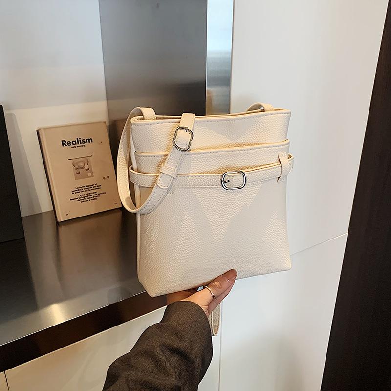 

Simple bucket bag women s 2025 new trendy texture messenger bag versatile temperament shoulder bag 20.5*7*22.5