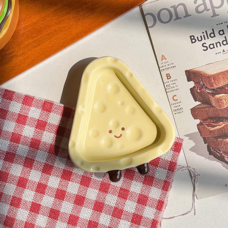 Cute cheese ceramic 4 inch small plate cute soy sauce vinegar dish sauce dish underglaze color household seasoning dish high value