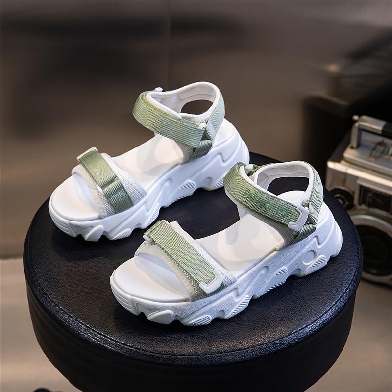 

2025 sports shoes summer fish mouth breathable sandals fashion wear flat casual versatile beach women s shoes flat heel 40 зелёный