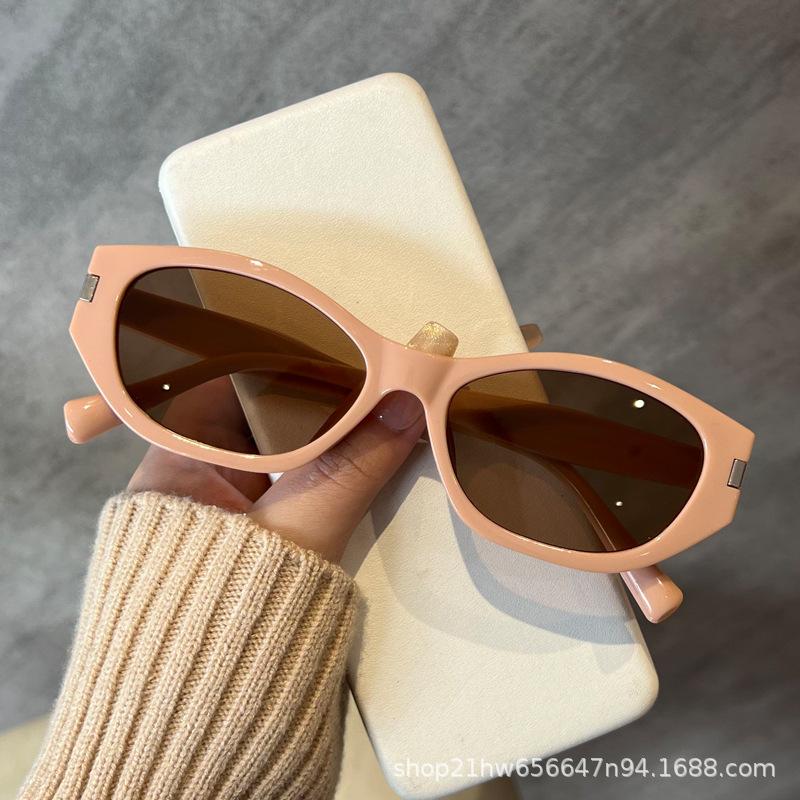 Retro High-End Polygon Sunglasses: Unisex UV Protection with Face-Slimming Design