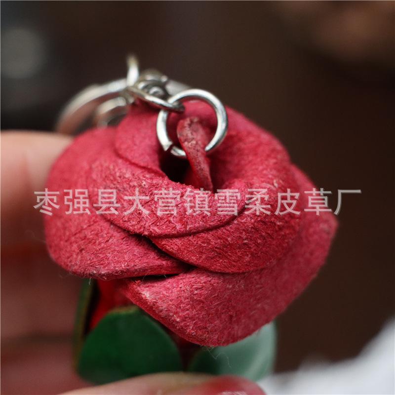 First Layer Cowhide Creative Rose Flower Car Keychain Bag Pendant Accessories Couple Jewelry Pendant Birthday Gift