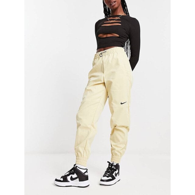 

Бежевые тканые брюки карго Nike Swoosh