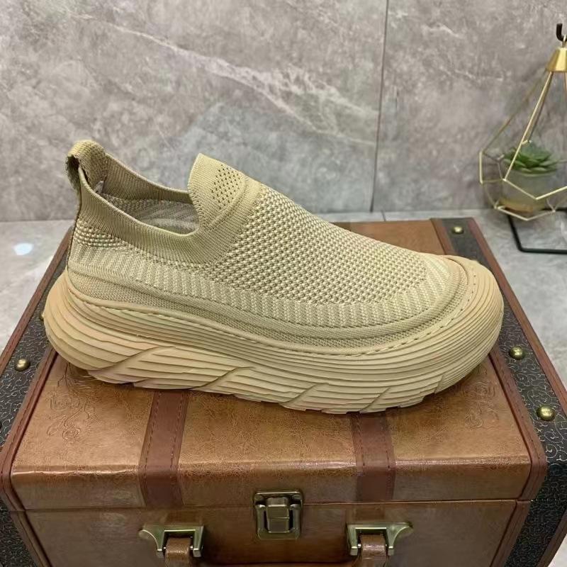 Herrsportskor Svart Andningsbart Mesh Höjdökande Sportskor Casual Mode Utomhus Jogging Herrlöparskor