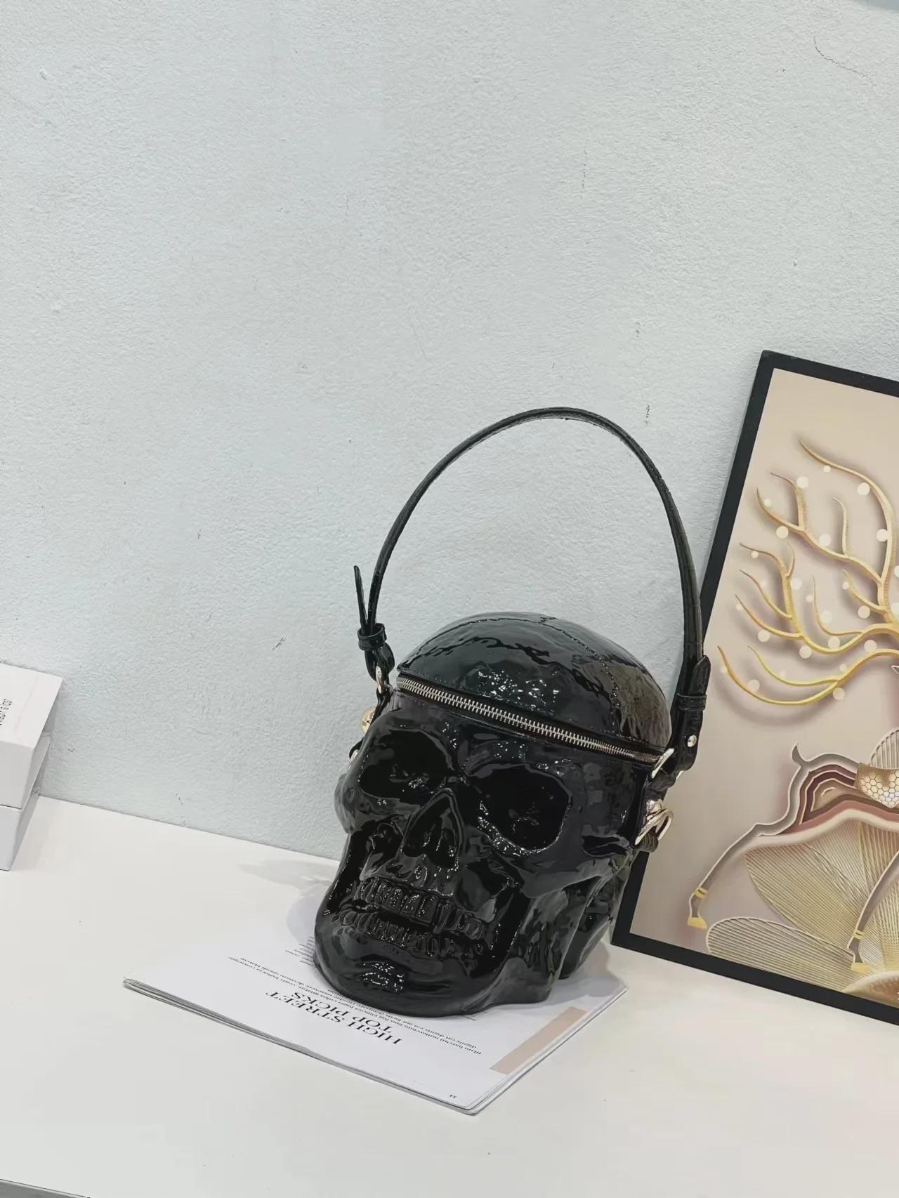 

Сумочка с черепом на Хэллоуин 2024 года: Европейский и американский дизайн, модели наплечных сумок и сумок-мессенджеров чёрный