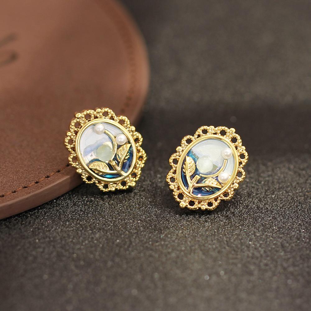 French oil painting style girl pearl earrings niche light luxury high-end stud earrings hollow zircon enamel earrings