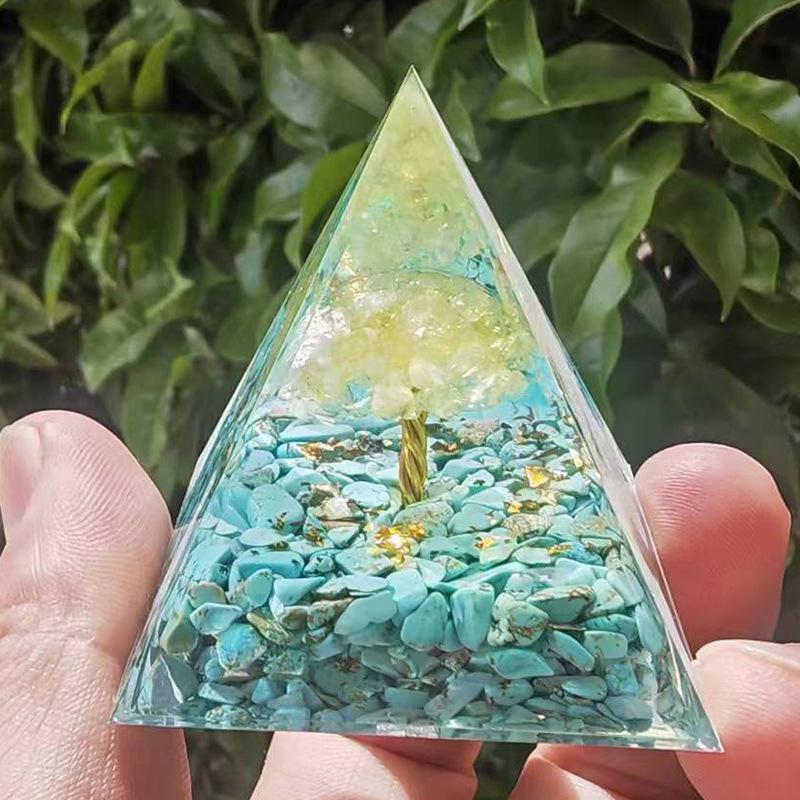 6.5 cm Crystal Crushed Stone Pyramid Ornament 5 cm (Gift Box)