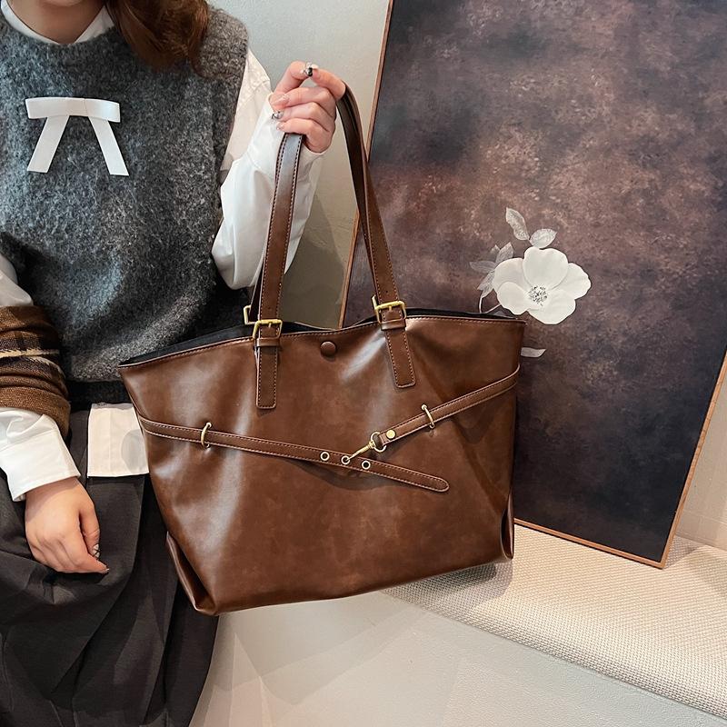Designer Retro PU Leather Shoulder Handbag for Women Winter Trend Fashion Handbags Females Travel Luxury Tote Bags CLE