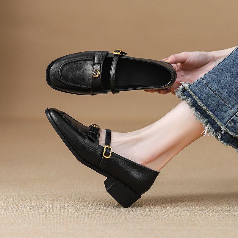 Single shoes women's new leather shoes commuter flat thick heel retro French one-word buckle with camellia Mary Jane shoes