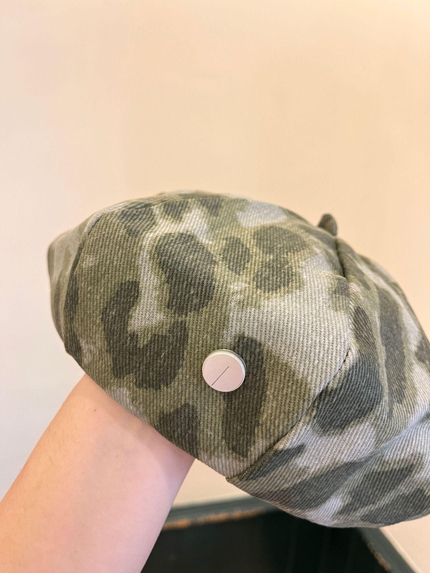 

Винтажный галстук с леопардовым принтом камуфляжный берет весна-лето 2025 новый универсальный маленький восьмиугольный головной убор шляпа художника прилив M（56-58cm）