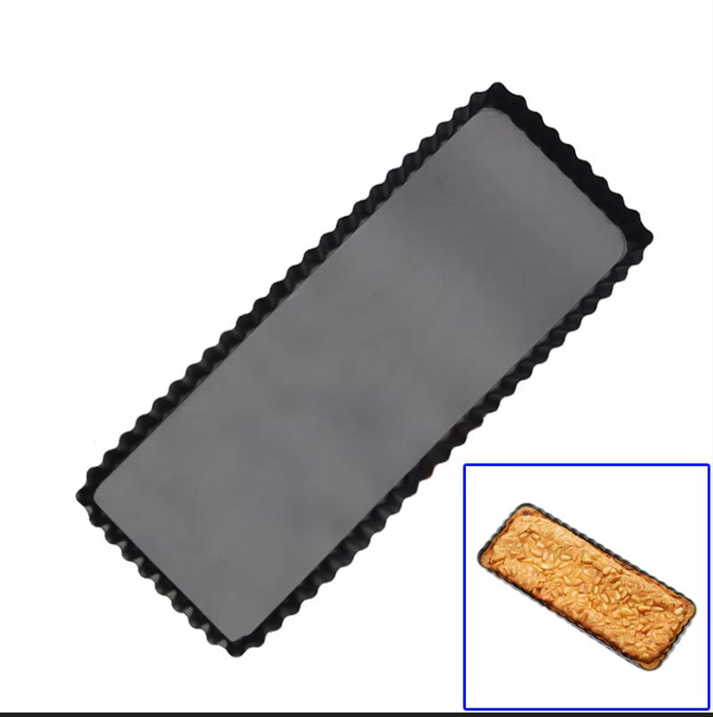 14-Inch Fluted Rectangular Cake Pan