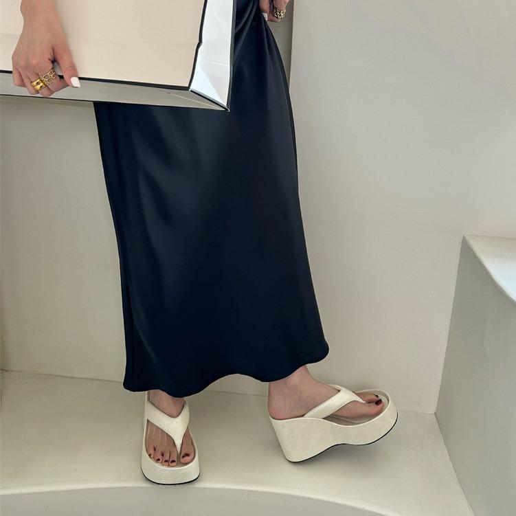 New National Style Silk Black Herringbone Thick-soled Slippers Women's 2025 Summer New Outer Wear Beach Slope Heel Heightened Cool Slippers