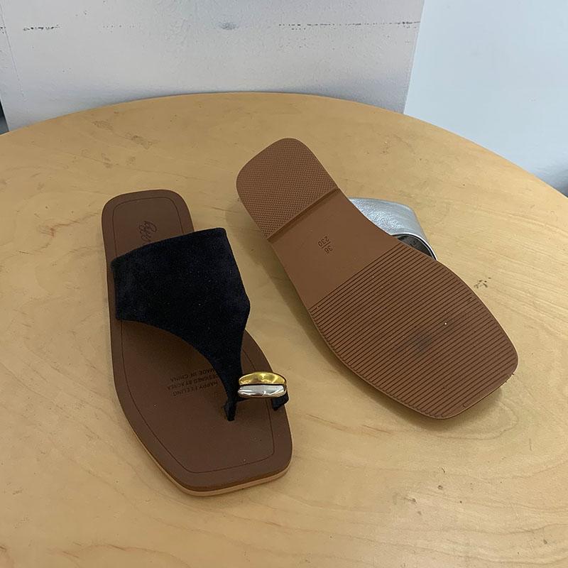 Fashion New In Summer Beach Slides Ladies Flats Slippers Luxury Fashion Metal Women Flats Slippers Shoes Female Sandals Flip flops