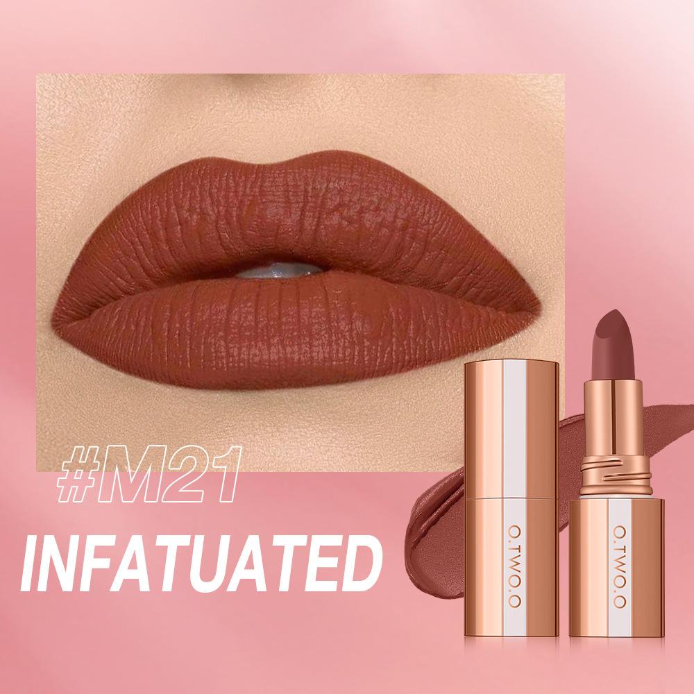 O.TWO.O Rossetto Opaco Colore Bloccante Bacio Nebbioso – Rossetto Opaco Vellutato a Nebbia Leggera Lunga Tenuta
