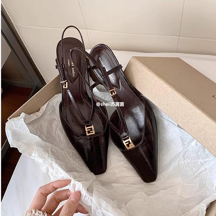 

Grape mother of the same style, Beijing circle rich beauty~ leather square head small gold buckle eel pattern kitten and empty sandals female summer 40