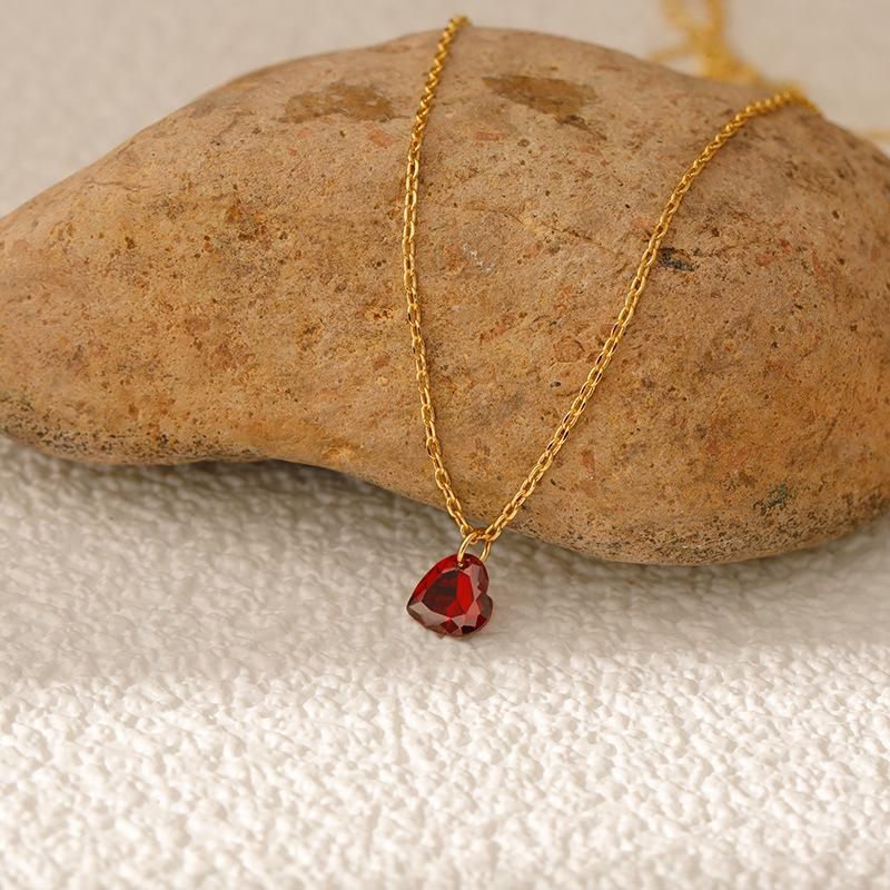 Copper gemstone necklace, women's pomegranate red single diamond collarbone chain, simple temperament, light luxury necklace
