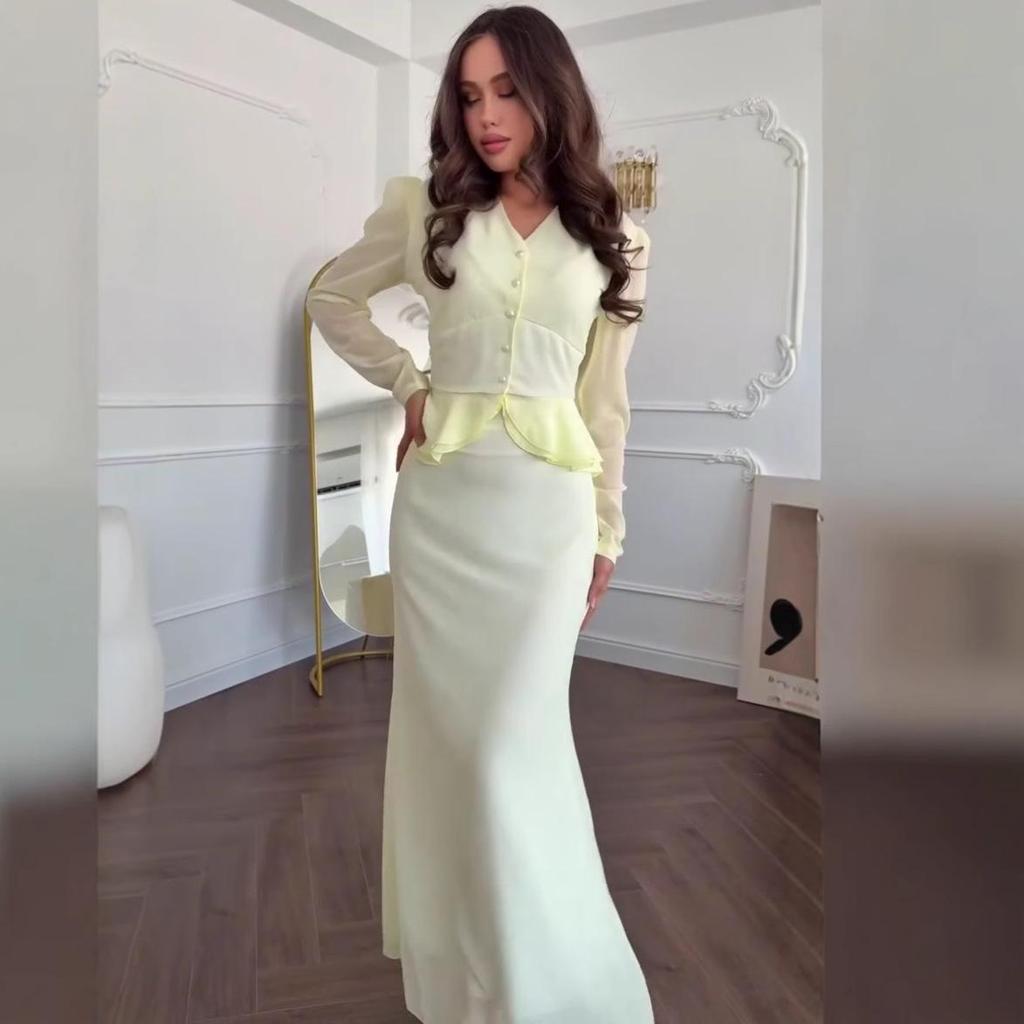 2025 Höst Chic Knäppning Flare-fåll Topp och Smal Görande Kjoldräkt