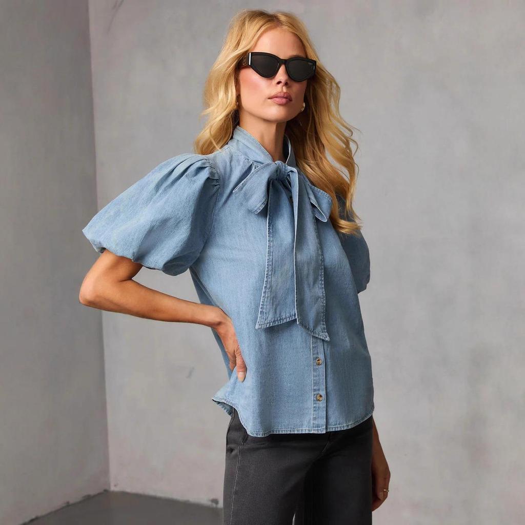 Camicia di jeans rétro con colletto ampio, allacciatura e fiocco da donna - Modello 89265