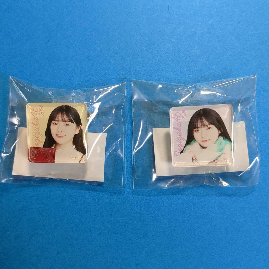 [USED] Nogizaka46 Kawasaki Sakura 2024 Desk Calendar, Acrylic Stand, and Bonus Acrylic Badge (Total of 9 Items)