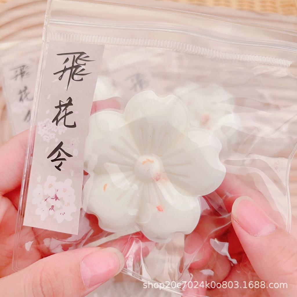 Creative Red Apple Stress Relief Toy Food Grade Silicone Slow-Rebound Fidget Item Holiday Gift