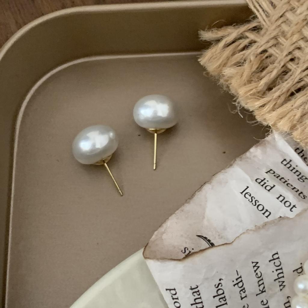 Ultra-white Red Bun Pearl Earrings Unique Retro Design Light Luxury Senior Sense Ear Hole-friendly Fashion Ear Jewelry