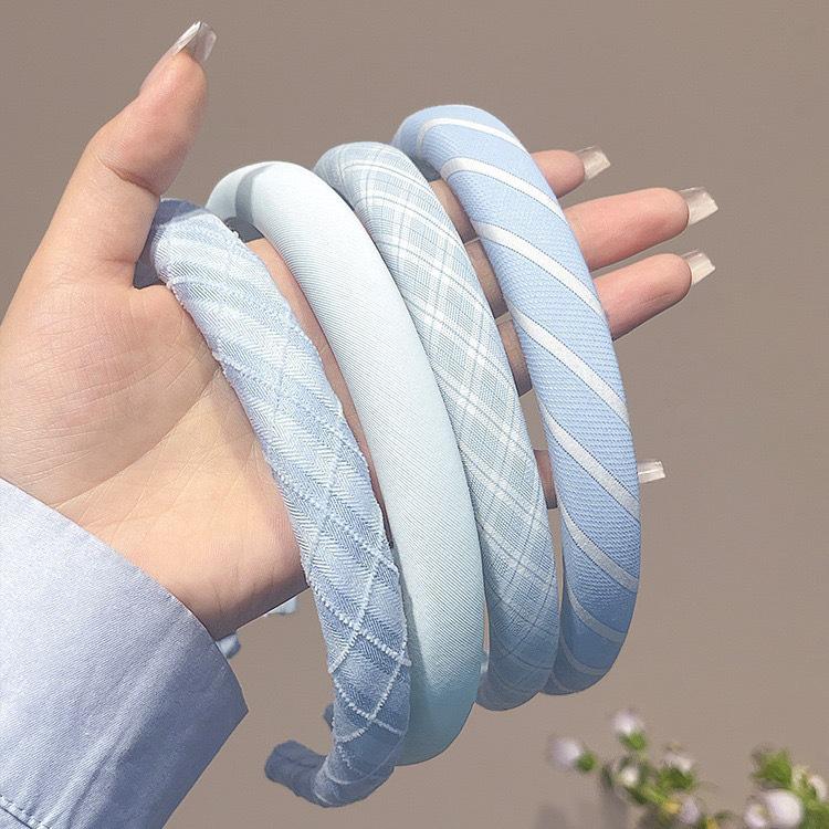 Dámská světlomodrá protiskluzová čelenka: Všestranný jarní a letní vlasový doplněk, ideální pro mytí obličeje a vysoký culík