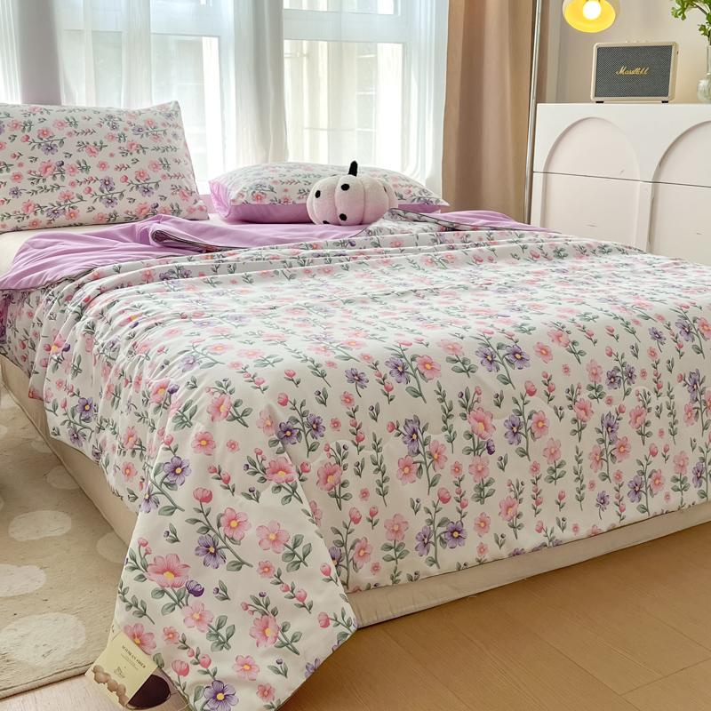 Summer Quilt Floral Style Duvets Single/Queen Size Comforter Thin Duvets Skin-Friendly Bedspread Edredones (No Pillowcase)