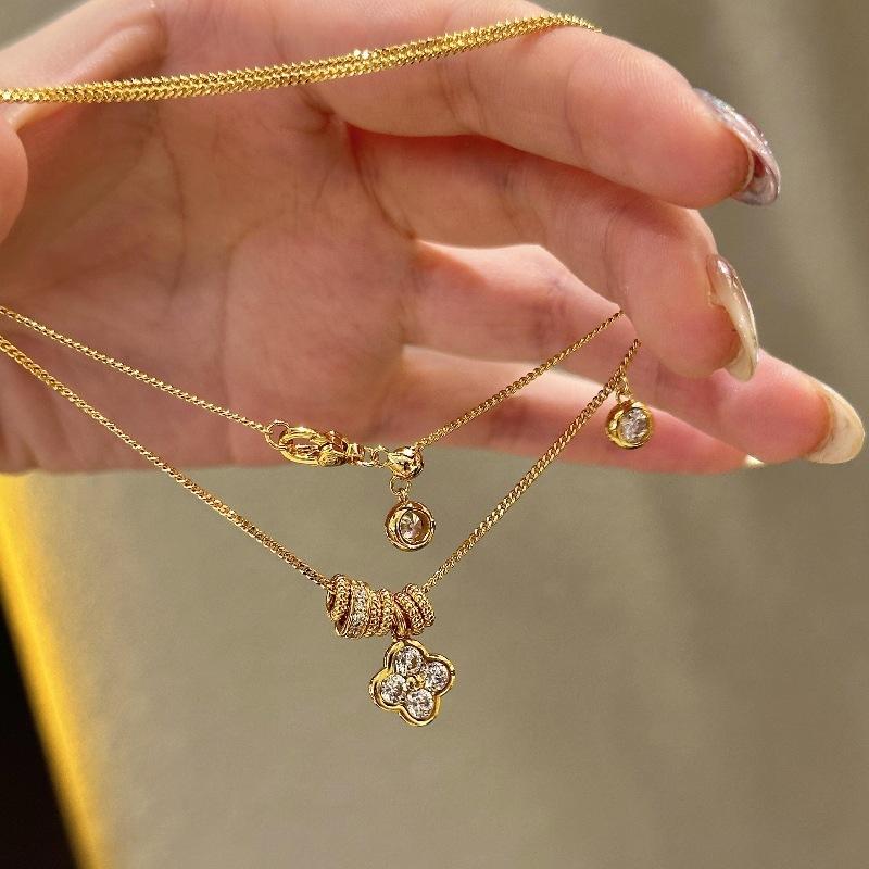 

Французская Легкая Роскошь Ретро Паспарту Четырехлистный Клевер Ожерелье Универсальный Нишевый Дизайн Придворный Стиль Женские Шейные Аксессуары