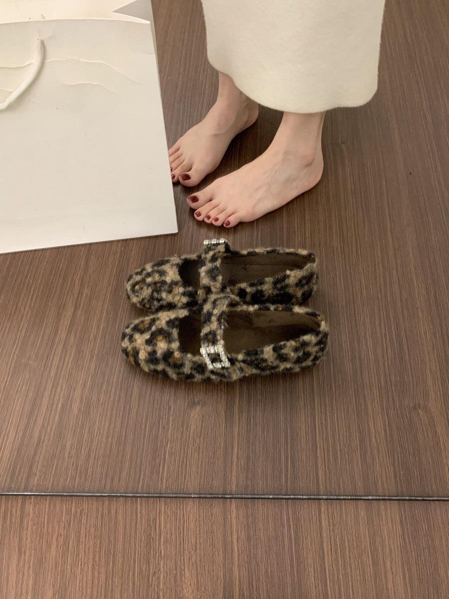 Korean version of late evening wind Mary Jane leopard print fluffy shoes, warm and velvet Doudou cotton shoes 35