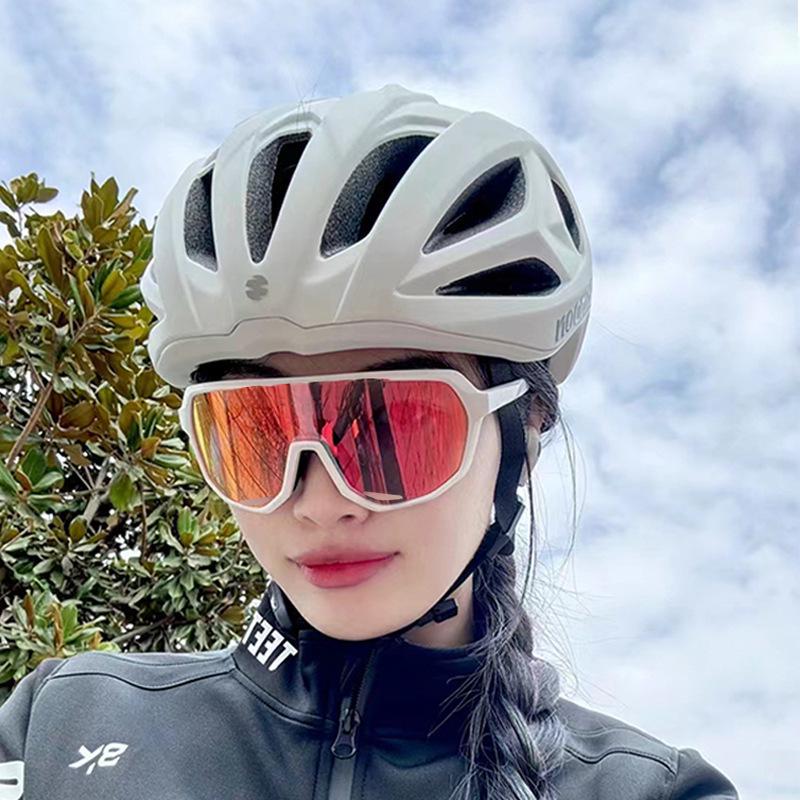 Photochromic Cycling Sunglasses for Day & Night Use - Windproof, Protective Eyewear for Biking, Running & Outdoor Activities