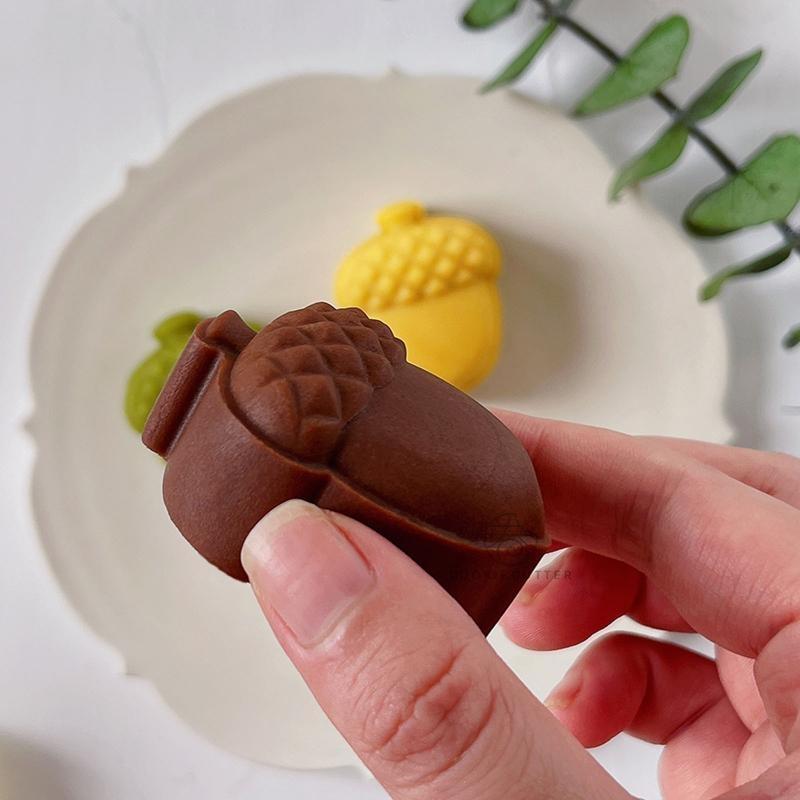 

50g Mooncake Stamps Hand Pressure Gadgets Plastic Material Baking Accessories X3UC CN
