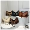 Large-capacity bag women's autumn and winter versatile new retro niche design single shoulder messenger bag pleated dumpling bag