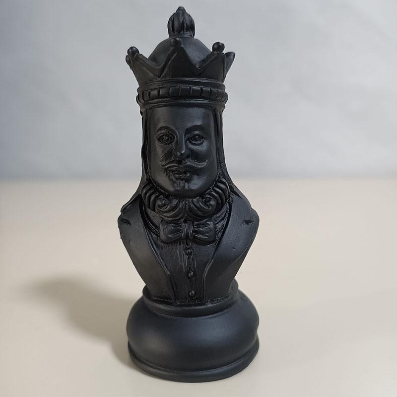 32pcs Resin Chess Pieces Figurines King Knight Queen Statues Home Decor Complete Chessmen International Word Chess Set