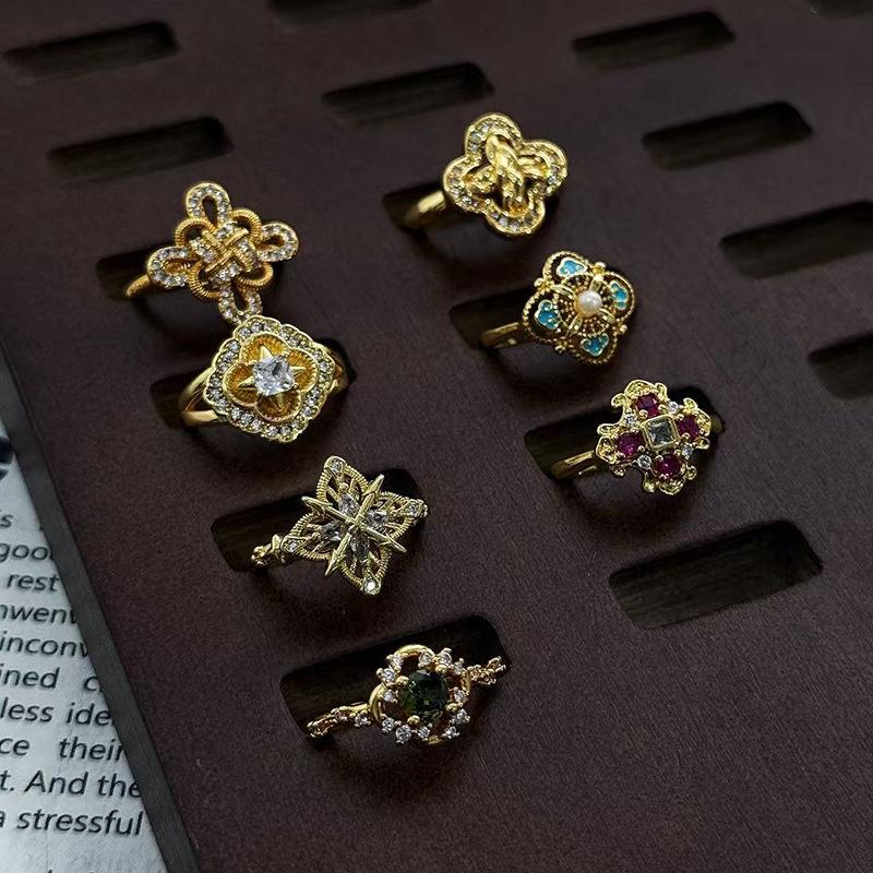 Medieval Vintage Rhombus Four-Leaf Clover High-End Ring Women'S Light Luxury Court Style Fashion Niche Stacking Ring