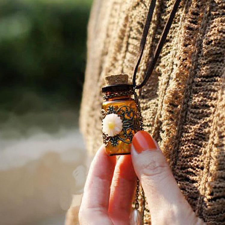 C181 Vintage Daisy Glass Wishing Bottle Necklace with Leather Cord and Butterfly Pendant