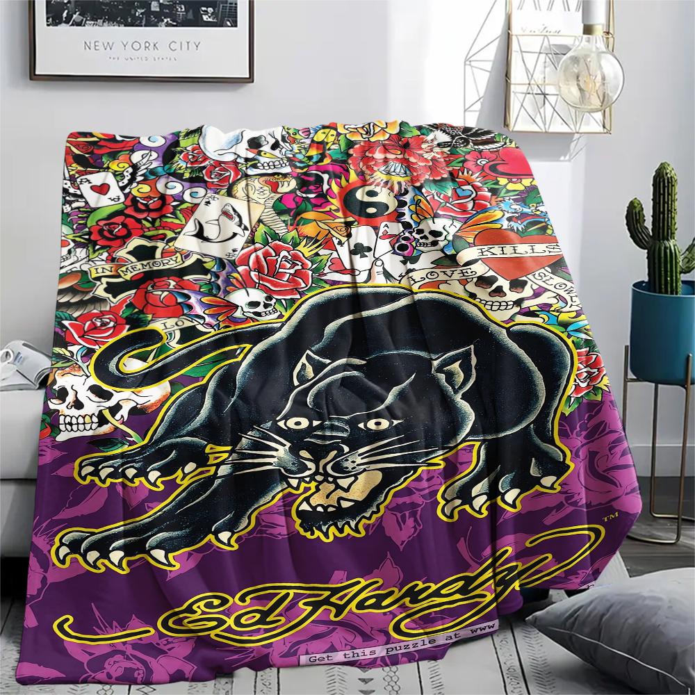 1Pc Hardy Tattoo Print Flannel Blanket, High quality Comfortable for All Seasons, Home Decor, Warmth and Comfort, Perfect for Christmas Gifts