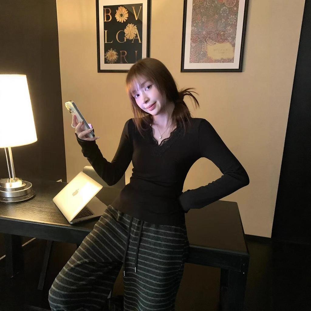 2025 Damen Slim Fit V-Ausschnitt Thermofleece Spitzen-Patchwork Langarm-T-Shirt für Herbst/Winter