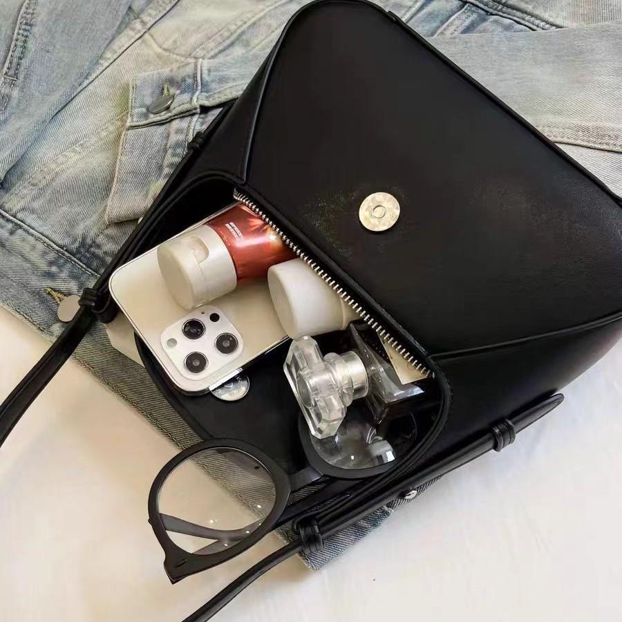 Retro high-end solid color underarm bag women's new fashionable versatile single shoulder underarm bag commuter handbag