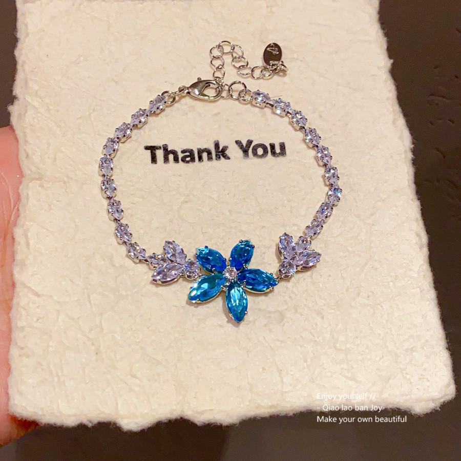 Zircon Flower Pendant Bracelet For Women With Elegant Design For Summer