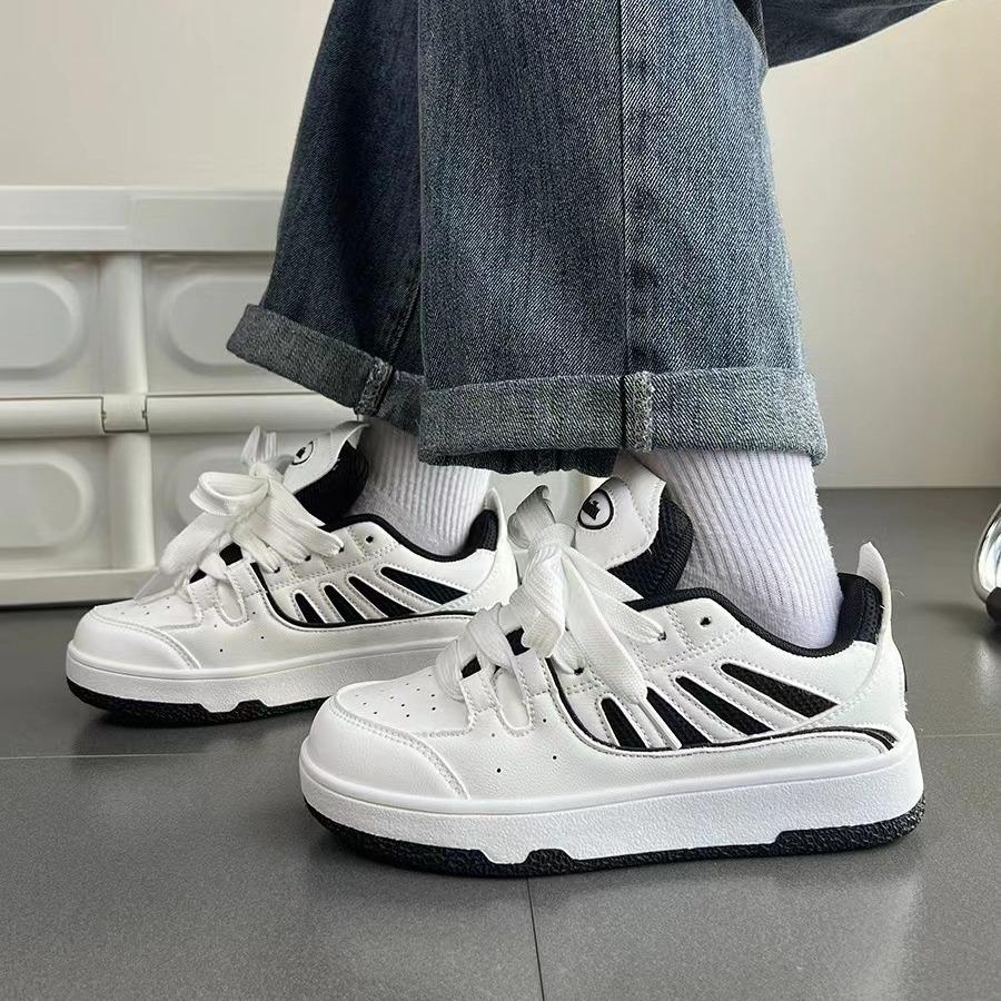 New summer fashion chic lightweight contrasting sports shoes women's niche casual student skateboard shoes tide