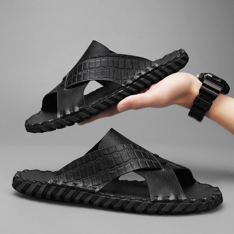 Fashion Summer Lightweight Soft Soled Outdoor Slippers Mens Slippers High Quality Slip On Flats Non-Slip Slippers Comfortable Beach Shoe