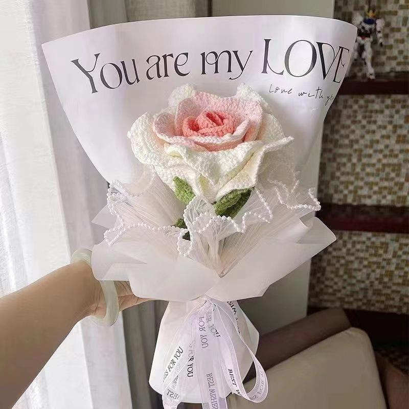 Crochet Bouquets Creative Artificial Flowers Heart Shaped Hand Woven Flowers Crochet Carnations Valentine's Day Mother's Day