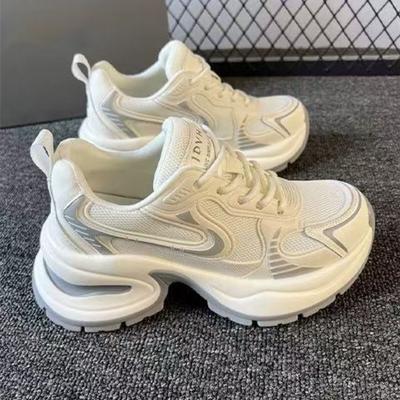 Biały mały człowiek smażone ulica podwyższająca platforma buty taty damskie lato nowe cienkie siateczkowe oddychające sneakersy