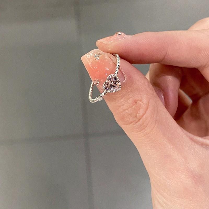 Layer Fashionforward Double Ring With Stunning White Shell Detail And Adjustable Size