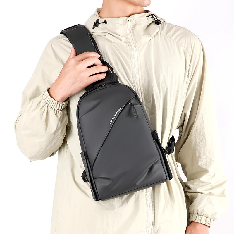 Multifunctional Outdoor Men's Bag Large Capacity Chest Bag Crossbody Bag