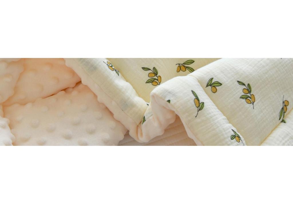Newborn Pure Cotton Crib Mattress and Quilt Set