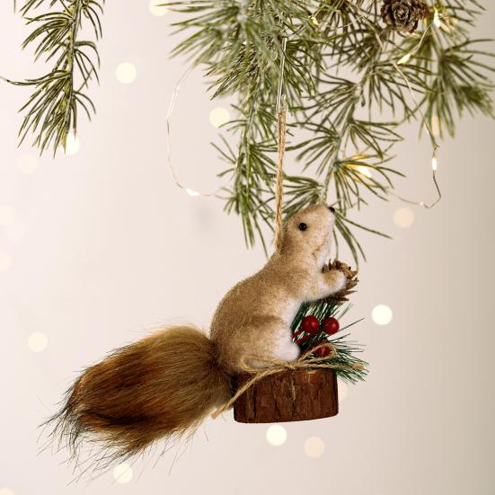 Foam Squirrel Ornament 3D Artificial Squirrel Figurine with Pine Cones Berries Cute