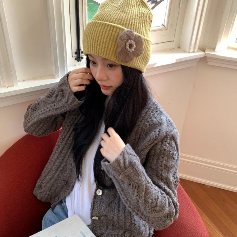 Polyester Floral Knitted Beanie Hat 56cm-58cm Circumference Handmade Beanie Outdoor Wear