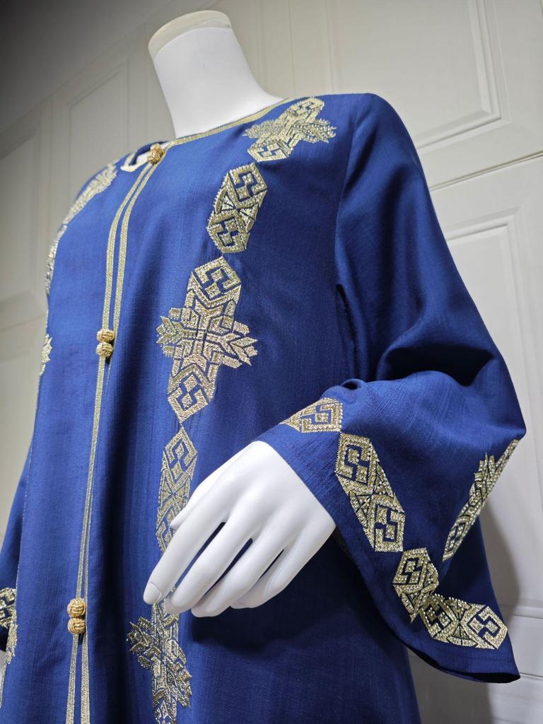 Middle Eastern Floral Embroidered Muslim Jalabiya Robe, Dubai Dress