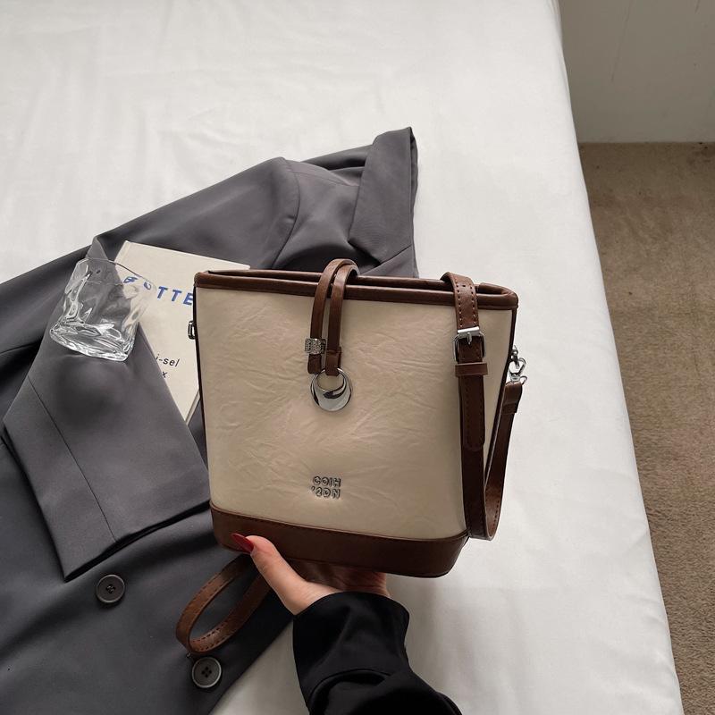 2025 New Bucket Bag Female Messenger Simple Fashion Classic European and American Style Shoulder Messenger Bag Female Foreign Style Bag